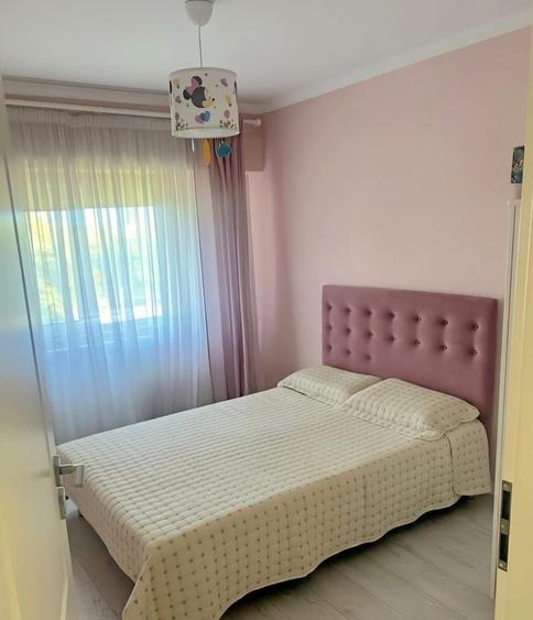 Apartament cu 3 camere decomandat, mobilat în Dacia