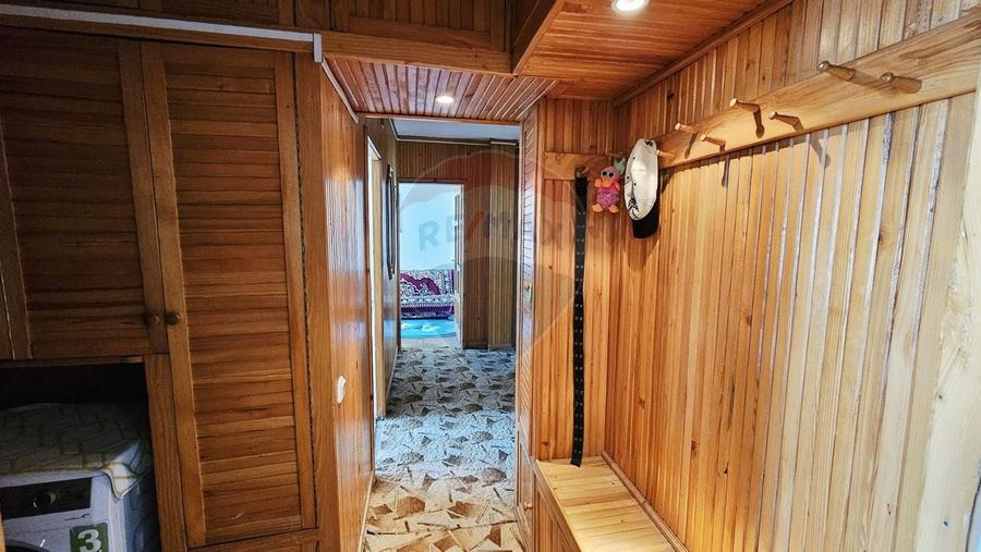 Apartament cu 4 camere decomandat, mobilat în Mărăței