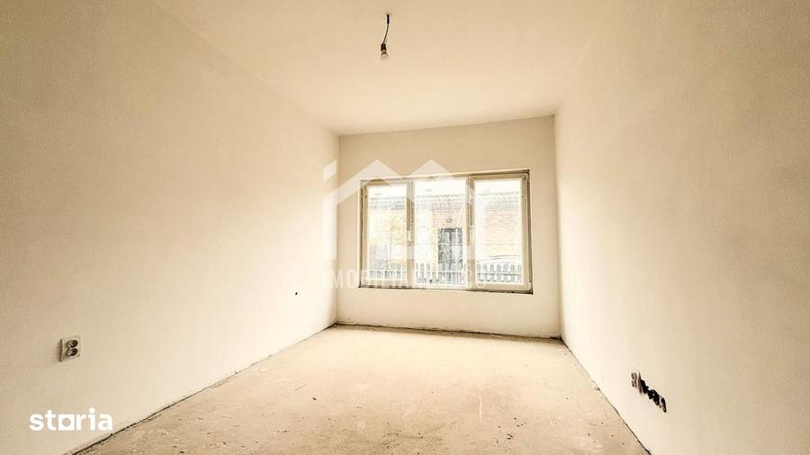 Casă cu 4 camere cu Teren 670 Mp în Jucu