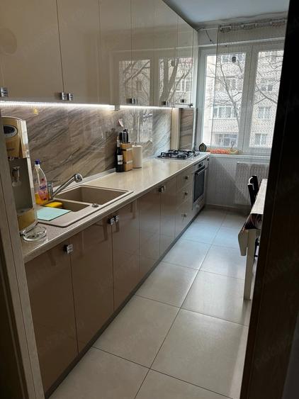 Apartament cu 2 camere decomandat în Vitan