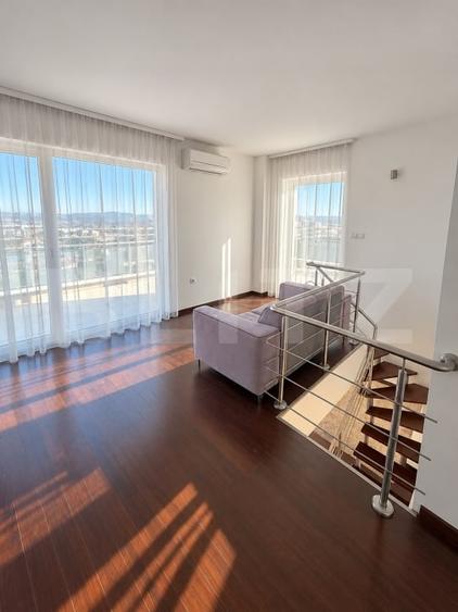 Apartament cu 4 camere semidecomandat, mobilat în Bună Ziua