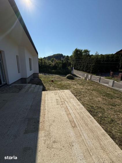 Casă cu 3 camere cu Teren 400 Mp în Corunca