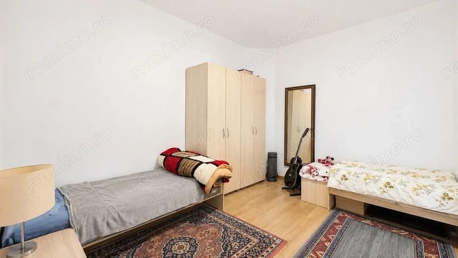 Apartament cu 4 camere semidecomandat în Brâncoveanu