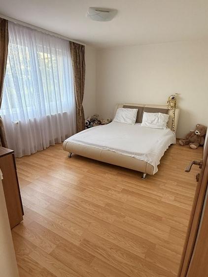 Casă cu 3 camere în Negoiești