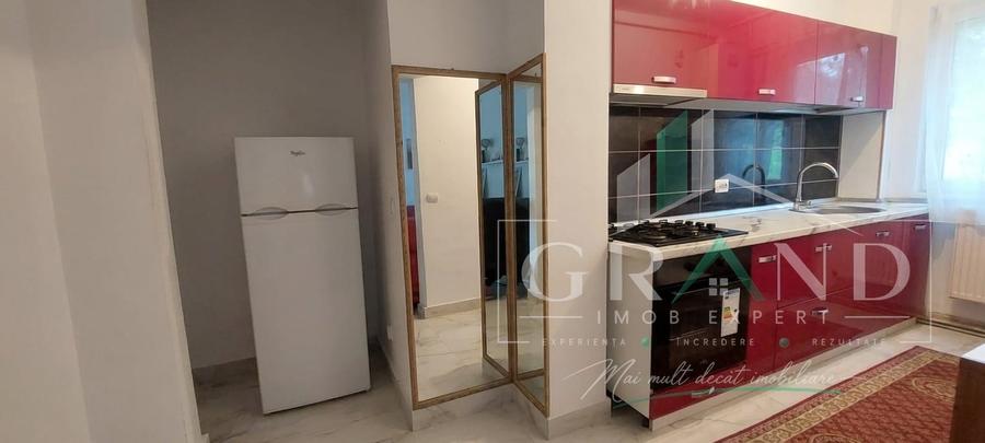 Apartament cu 3 camere semidecomandat, mobilat în Mănăștur