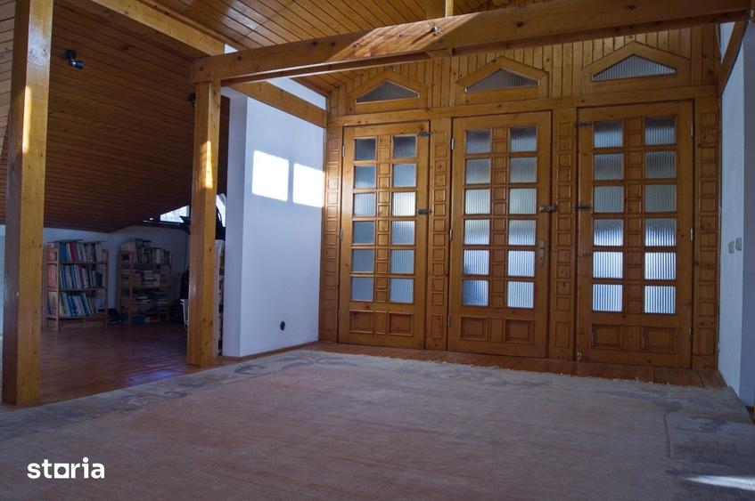 Casă cu 8 camere cu Teren 2651 Mp în Gruiu