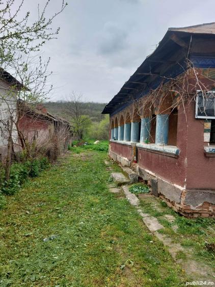 Casă în Coțofenii din Dos