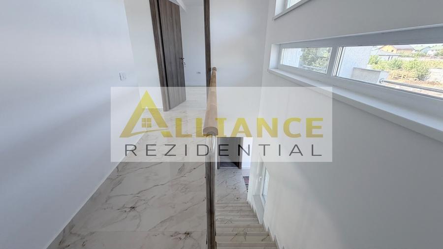 Casă individuală cu 4 camere cu Canalizare în Berceni