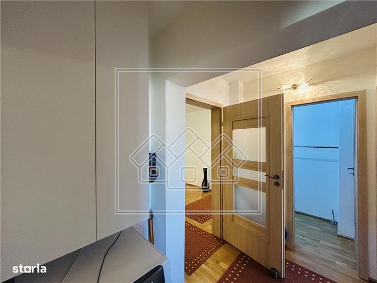 Apartament cu 3 camere în Calea Dumbrăvii