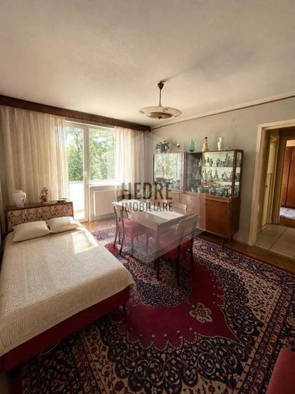 Apartament cu 3 camere semidecomandat în Central
