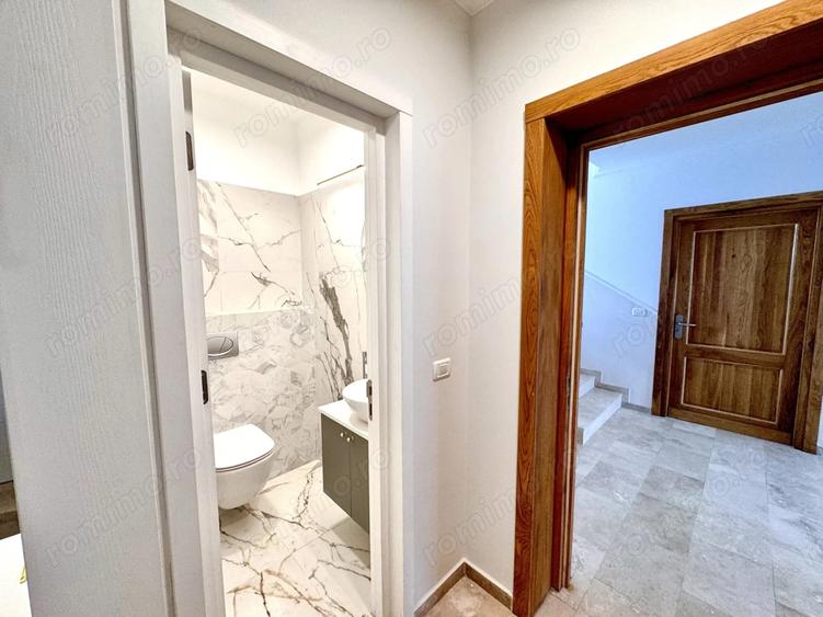 Spațiu comercial, de 150 mp, în Tei