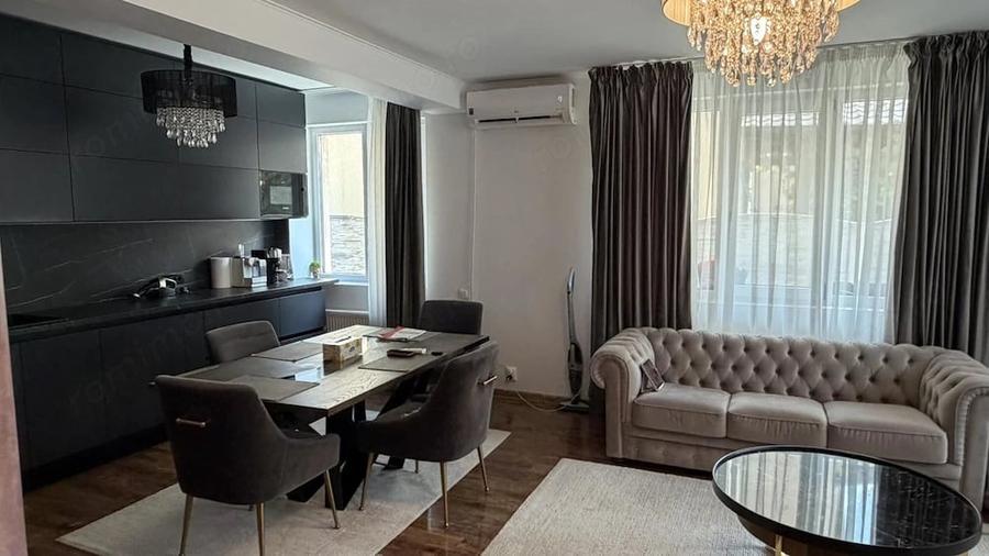 Casă cu 5 camere cu Teren 172 Mp în Roșu