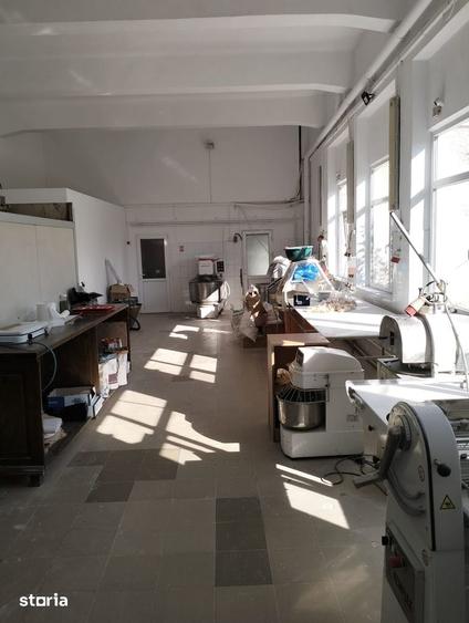 Spațiu comercial, de 2,652 mp, în Central