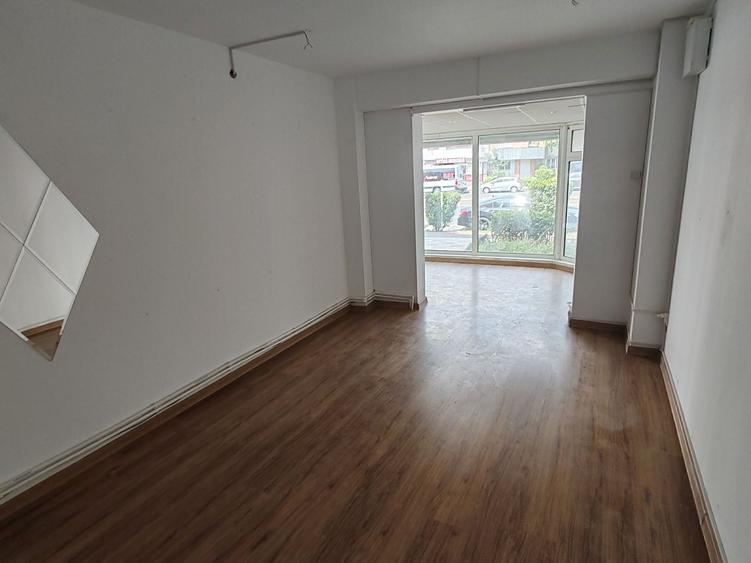 Spațiu comercial, de 60 mp, în Sârbi