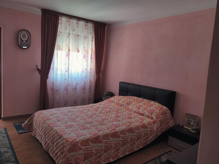 Casă cu 4 camere în Boțârlău
