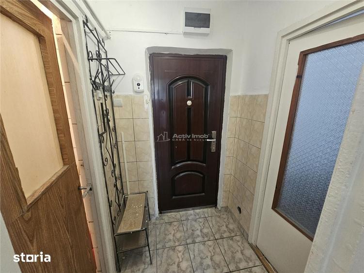 Garsonieră decomandată în Calea Caransebeșului