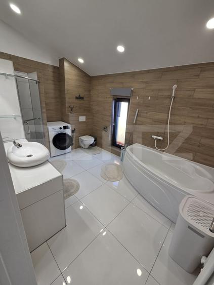Apartament cu 3 camere decomandat, mobilat în Central