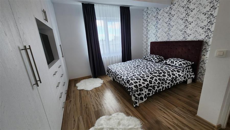Apartament cu 3 camere decomandat, mobilat în George Enescu