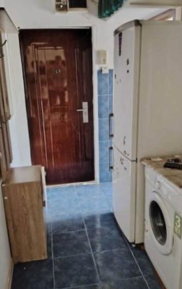Apartament cu 2 camere semidecomandat în Km 4-5