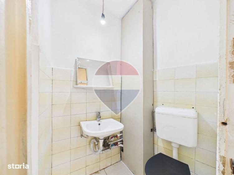 Apartament cu 3 camere semidecomandat în Crângași