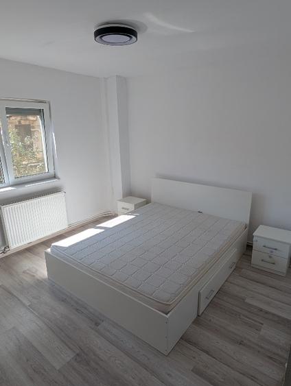 Apartament cu 4 camere decomandat, mobilat în Micălaca