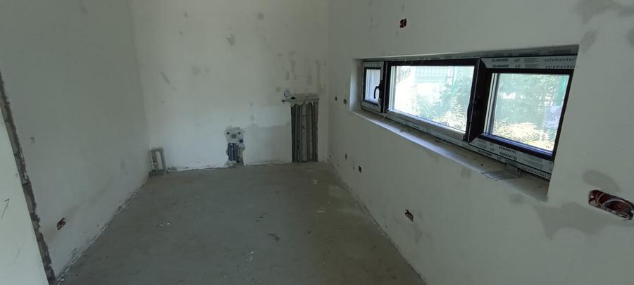 Duplex cu 4 camere cu Canalizare în Vest