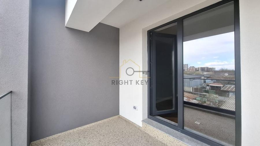 Apartament cu 3 camere decomandat în Băneasa