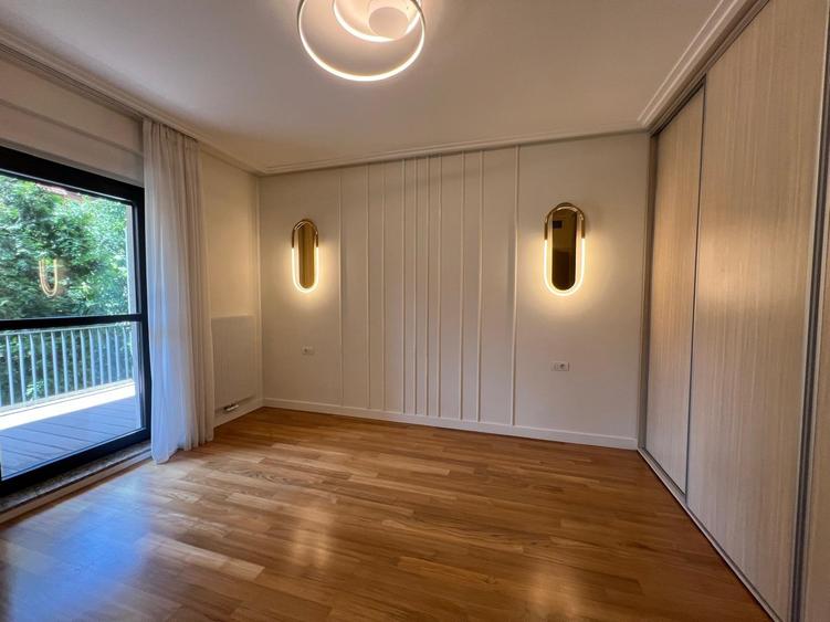Apartament cu 4 camere decomandat, mobilat în P-ța Dorobanți