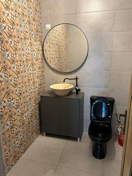 Spațiu comercial, de 310 mp, în Florești