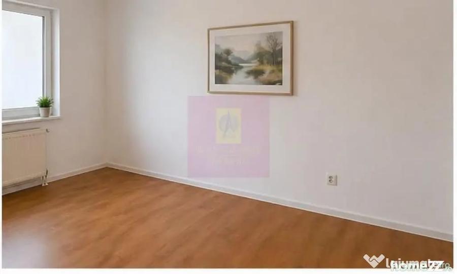 Casă cu 5 camere cu Teren 2875 Mp în Sadina