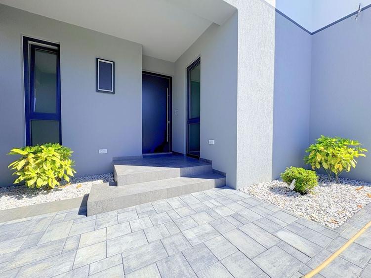 Duplex cu 5 camere cu Canalizare în Dumbrăvița