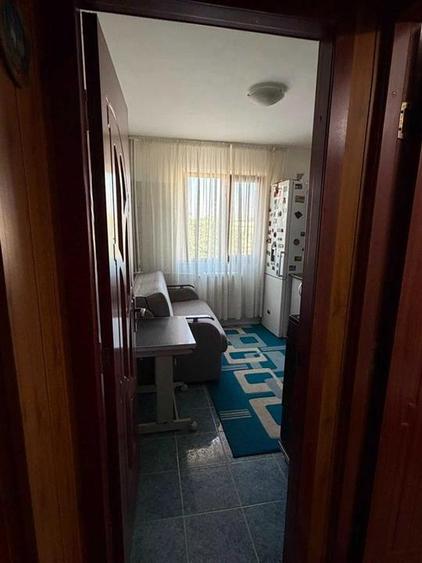 Garsonieră decomandată, mobilată în Nicolina