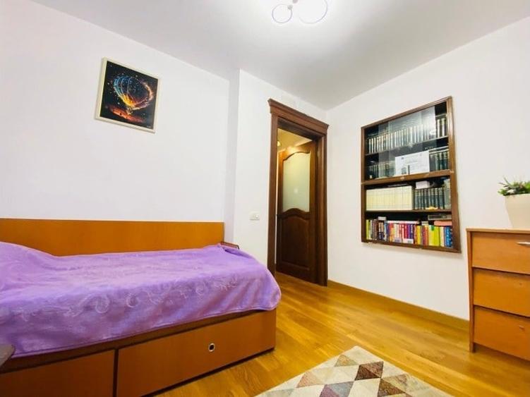 Casă cu 5 camere cu Teren 228 Mp în Domenii