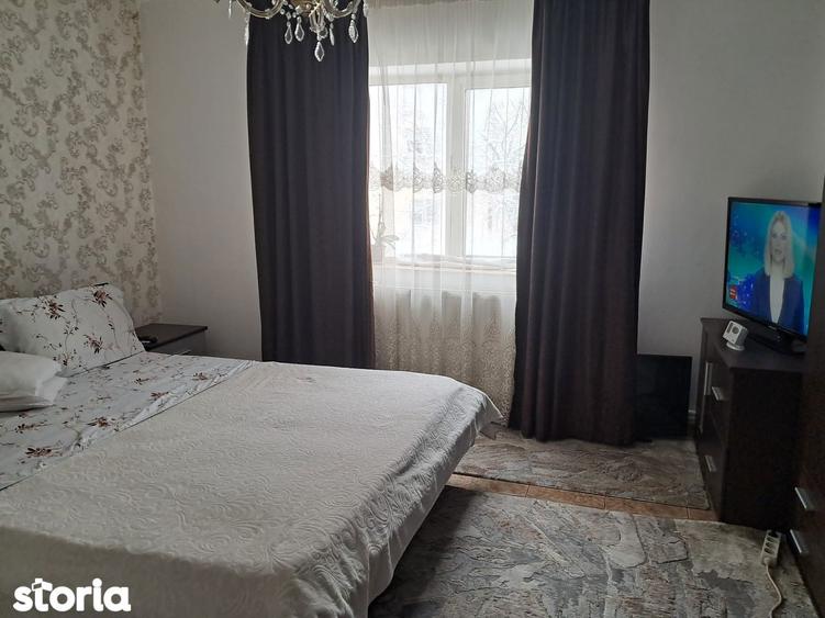 Apartament cu 4 camere decomandat în Central