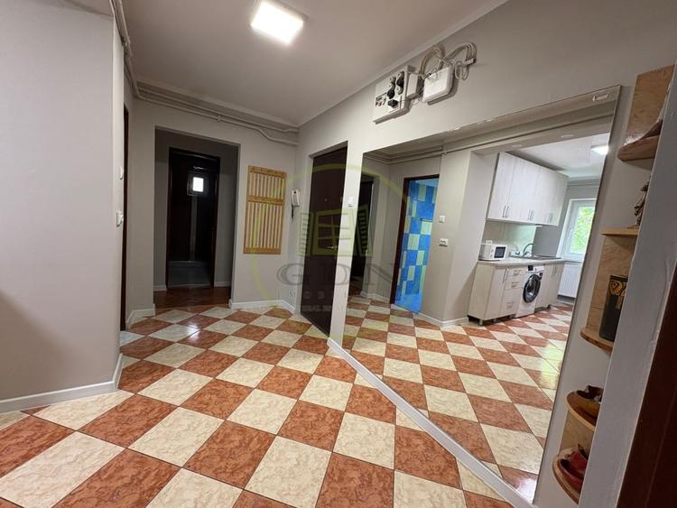 Apartament cu 3 camere decomandat, mobilat în 1 Mai