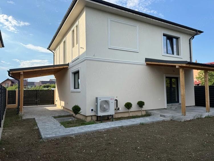 Casă cu Teren 300 Mp în Central