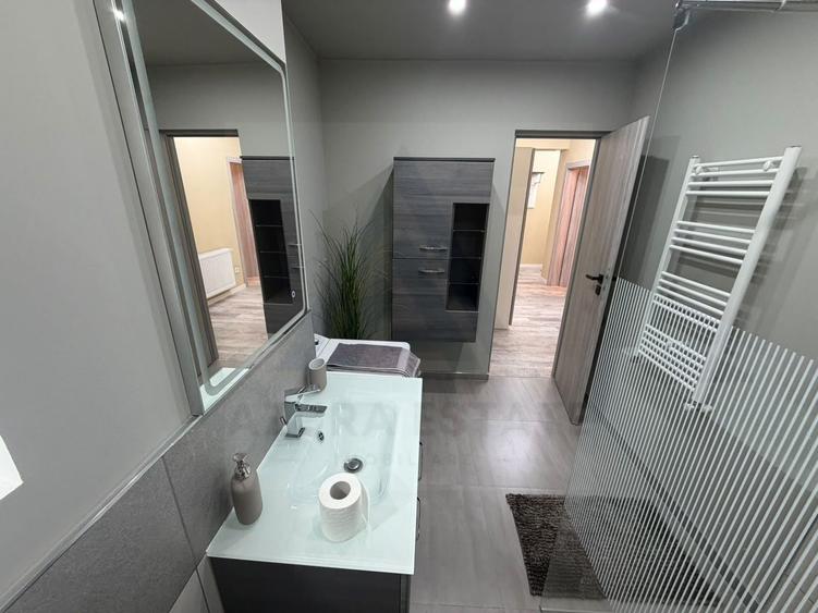 Apartament cu 3 camere decomandat, mobilat în Nord-Vest
