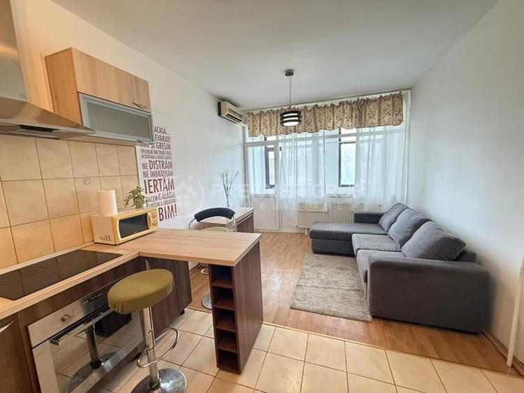 Apartament cu 2 camere decomandat în Baza 3