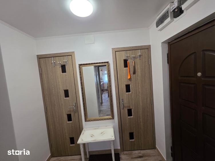 Apartament cu 3 camere decomandat în Exterior Vest