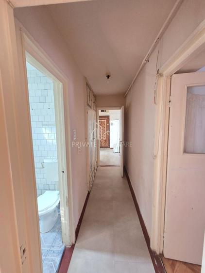 Apartament cu 3 camere decomandat în Sud
