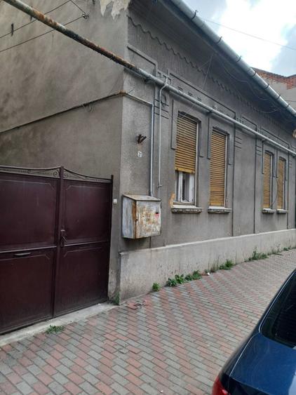 Casă cu 3 camere în Central