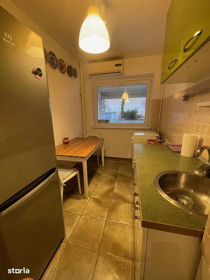 Apartament cu 2 camere semidecomandat, mobilat în Baba Novac