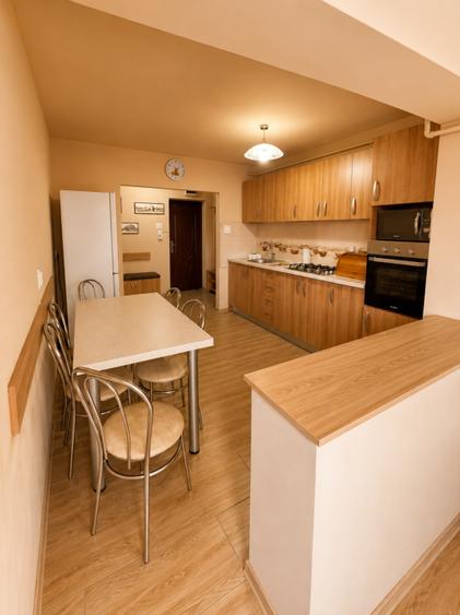 Apartament cu 2 camere semidecomandat, mobilat în Ultracentral