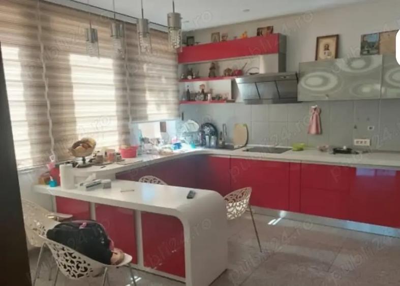Casă cu 6 camere cu Teren 310 Mp în Berceni