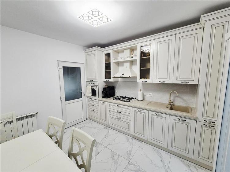 Apartament cu 2 camere decomandat în Târgu Cucu