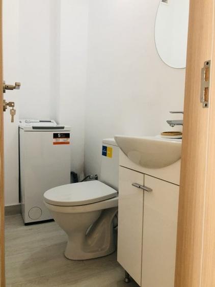Apartament cu 3 camere decomandat, mobilat în Capitol