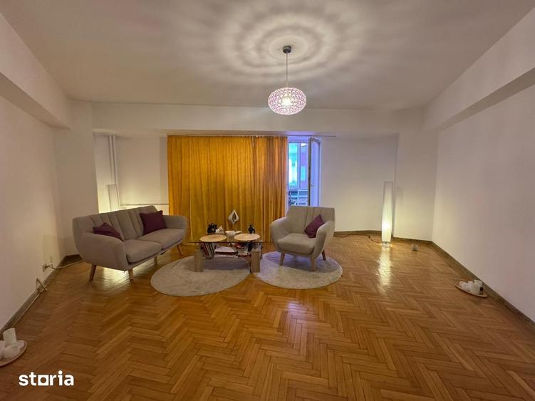 Apartament cu 3 camere semidecomandat în Victoriei