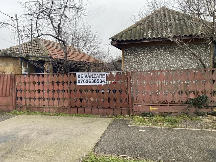 Casă cu Teren 300 Mp în Central