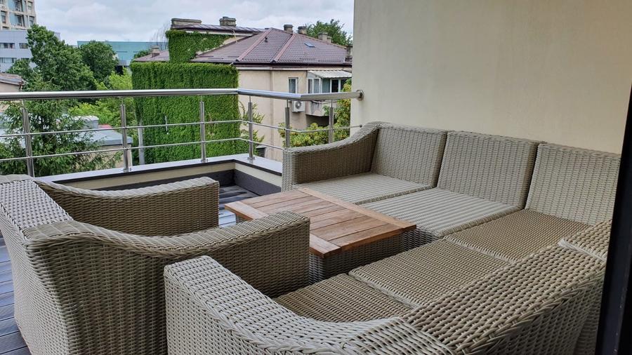 Apartament cu 3 camere în Aviatorilor