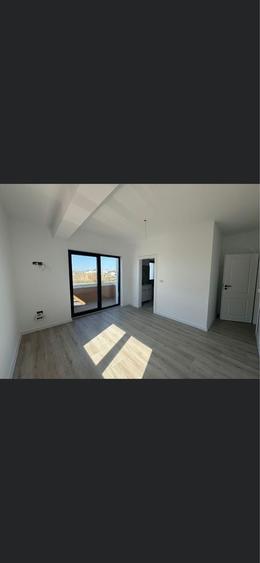 Casă cu 4 camere în Moșnița Nouă